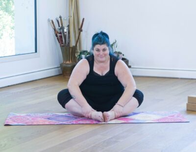 Le posizioni yoga per l’estate